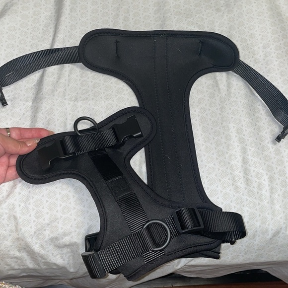 Black Dog Harness Size Large. NEVER USED. - Picture 2 of 6